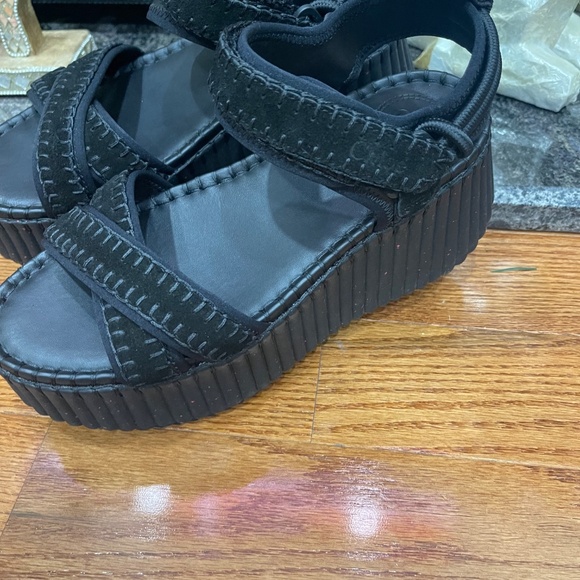 CHLOÉ + NET SUSTAIN Nama suede and leather platform sandals - Picture 10 of 13